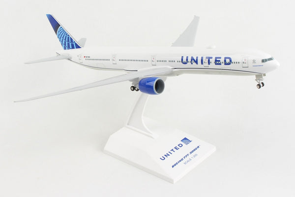 Skymarks United Airlines 777-300 1/200 Scale with Stand & Gears N2749U