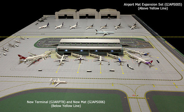 Gemini Jets Airport Terminal with Airport Mat 1/400 Scale. (GJARPTB & GJAPS006)