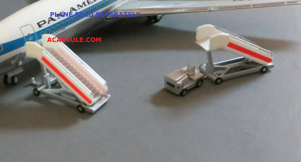 Herpa HE551809 1/200 Scale Passenger Stairs and Tractor Set for Classical Planes