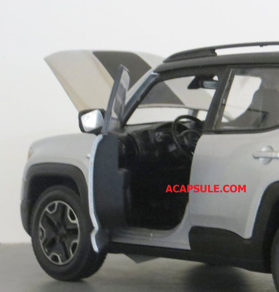 Silver Jeep Renegade Trailhawk 1/24 Scale Diecast Model Car
