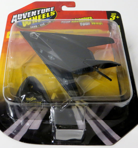 Maisto Tailwinds 8 Assorted Diecast Planes and Stand