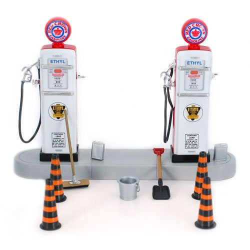 Unique Replicas 1/24 Scale 1950s Gas Pump Island Set with Accessories