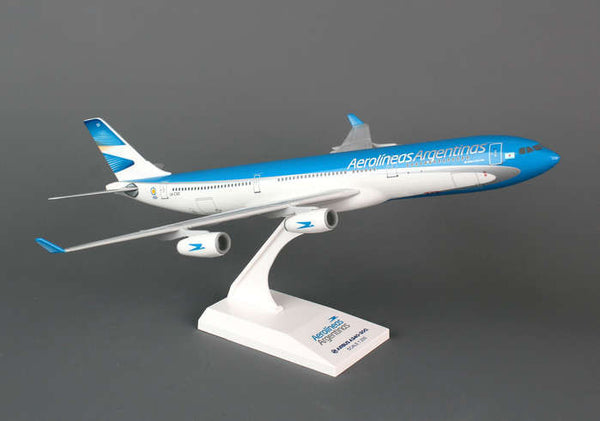 Skymarks Model Aerolíneas Argentinas Airbus A340-300 1/200 Scale Plane w/ Stand
