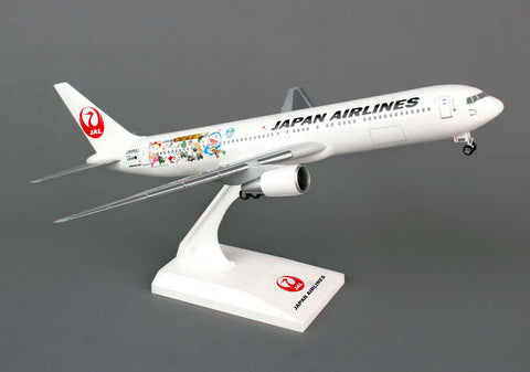 Everrise Japan Airlines (JAL) Boeing 767-300 Reg JA656J Doraemon The Secret  Livery 1/200 Scale Model with Stand and Gears