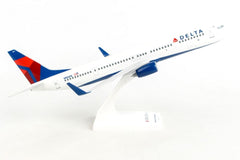 Skymarks Model Delta Boeing 737-900ER 1/130 Scale with Stand N802DN SKR826