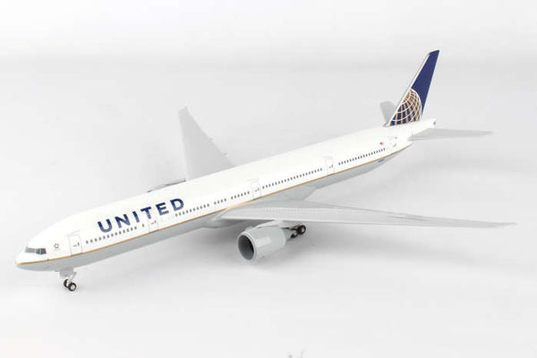 Skymarks United Airlines 777-300 1/200 Scale with Stand & Gears SKR900