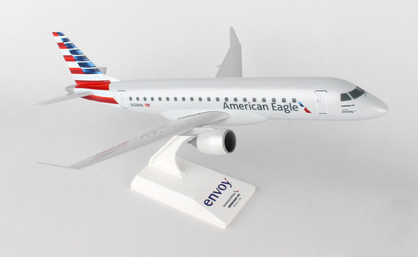 Skymarks American Eagle ERJ175 (Envoy Air) 1/100 Scale Model w Stand N220NN