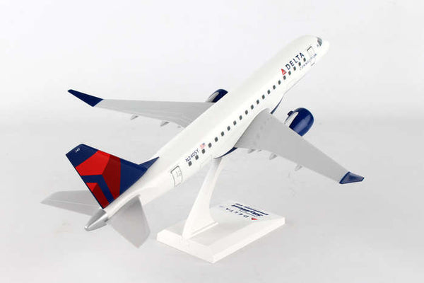Skymarks Delta Connection Skywest Airlines ERJ175 1/100 Scale Plane with Stand N240SY