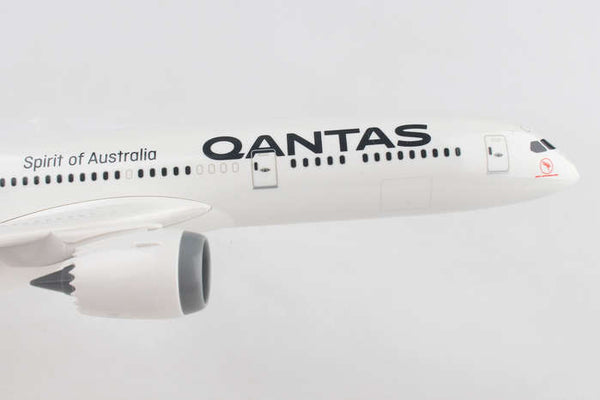 Skymarks Model Qantas Boeing 787-9 1/200 Scale with Stand VH-ZNA