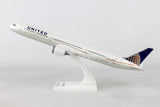 Skymarks Model United Airlines Boeing 787-10 1/200 Scale with Stand Reg N78791