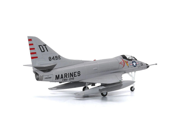 McDonnell Douglas A-4C Skyhawk 1/72 Scale Diecast Model Plane (MARINES 8492)
