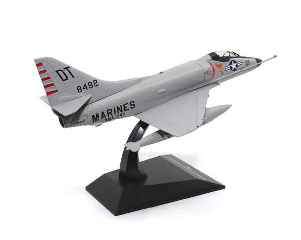 McDonnell Douglas A-4C Skyhawk 1/72 Scale Diecast Model Plane (MARINES 8492)