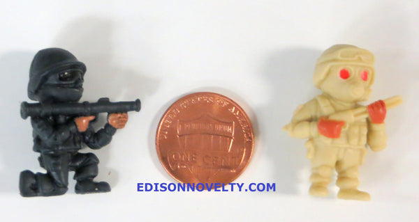100 Real Heroes Figures (Small Modern Toy Soldiers - Assorted Style and Colors)