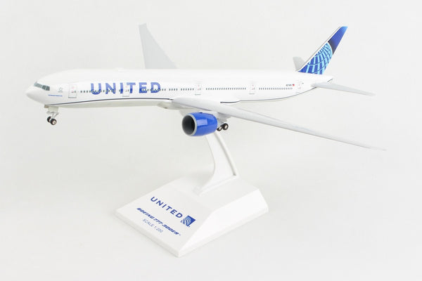 Skymarks United Airlines 777-300 1/200 Scale with Stand & Gears N2749U