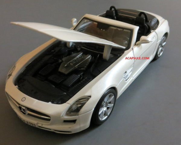 White Mercedes Benz SLS AMG Roadster 1/24 Scale Diecast Model by Maisto