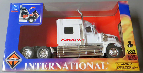 White International Lone Star Cab 1/32 Scale Model