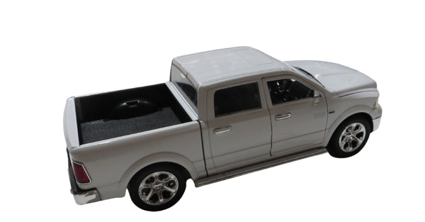 Jada Toys 2014 White Dodge Ram 1500 Pickup  97139 - 1/24 scale Diecast Model Toy Car - NOBOX