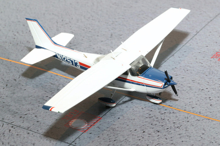 Gemini Cessna 172 Skyhawk Red & Blue Stripes 1/72 Diecast