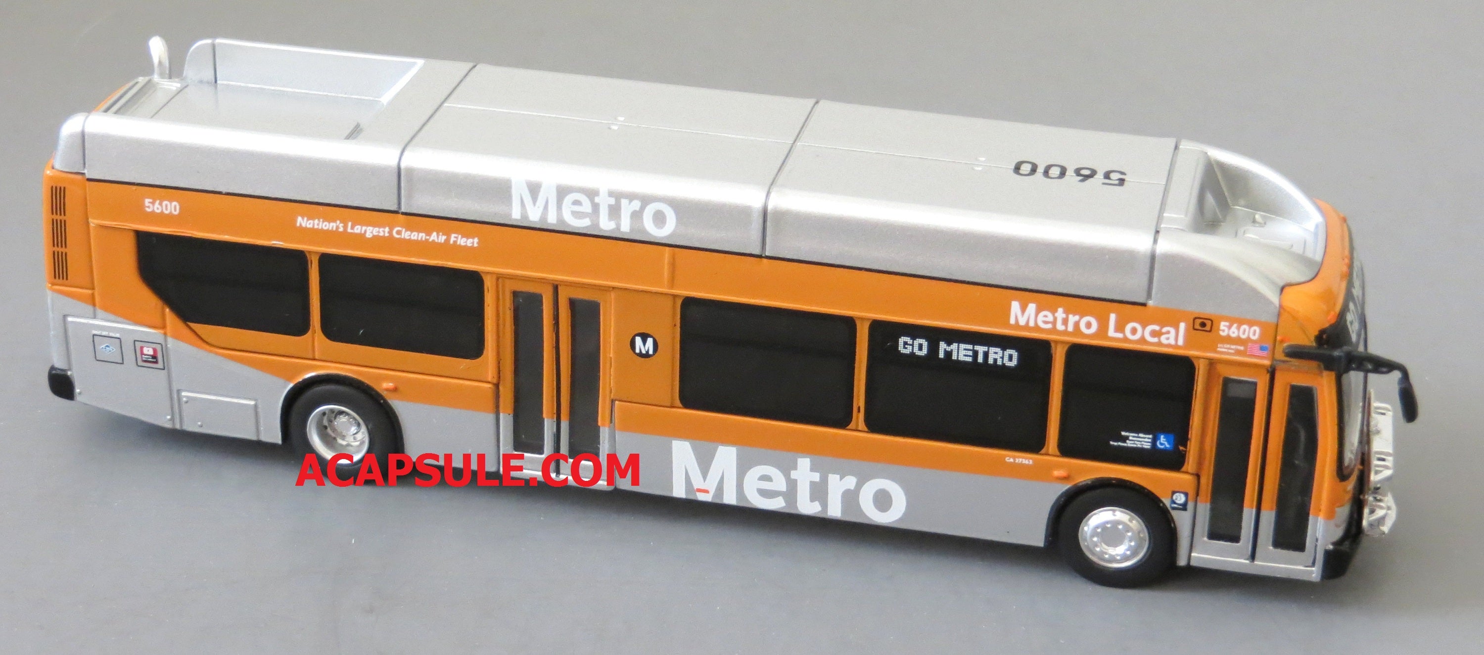 Orange and Silver Los Angeles Metro 1/87 Scale New Flyer