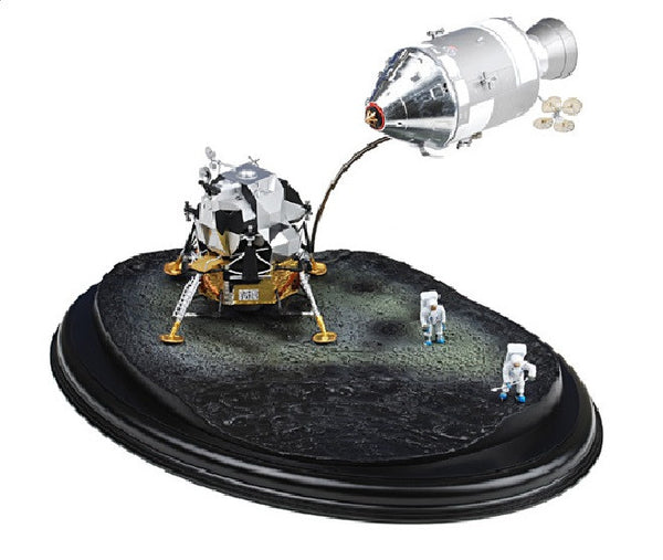 Apollo 11 Lunar Landing with CSM, LM, Stand, and Astronauts 1/72 Scale