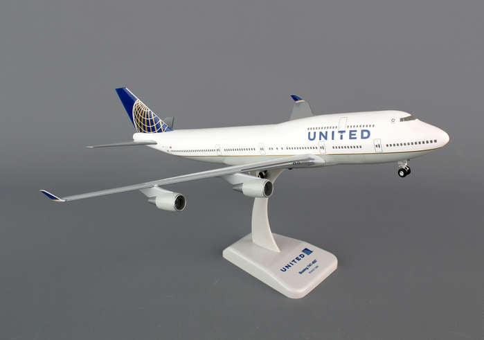 Hogan Wings United Airlines Boeing 747-400 1/200 Scale Model w 