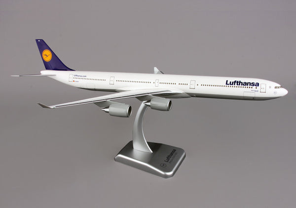 Hogan Lufthansa A340-600 1/200 Scale Model w Stand