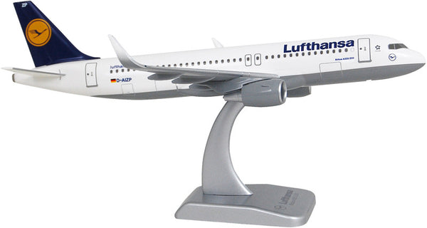 Hogan Lufthansa A320 with Sharklets 1/200 Scale Model w Gears