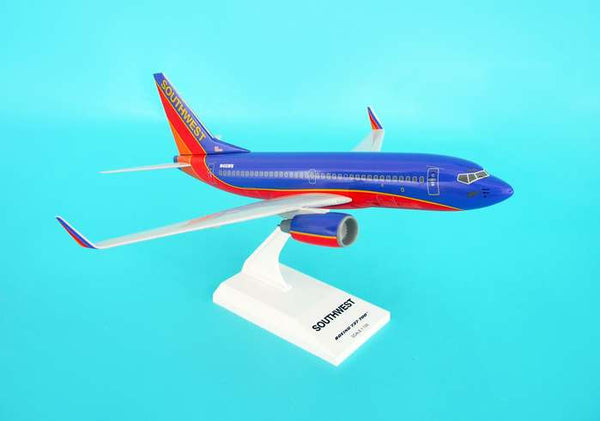 Skymarks Model Southwest Boeing 737-700 1/130 Scale with Stand