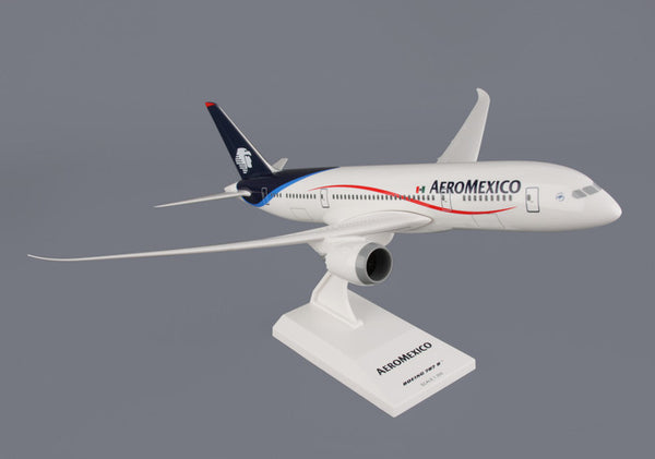 Skymarks SKR335 Model Aeromexico Dreamliner 787-8 1/200 Scale with Stand