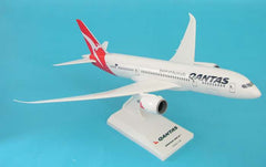 Skymarks Model Qantas Boeing 787-8 1/200 Scale with Stand
