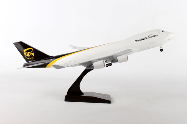 Skymarks Model UPS 747-400F 1/200 Scale with Stand and Gears N570UP