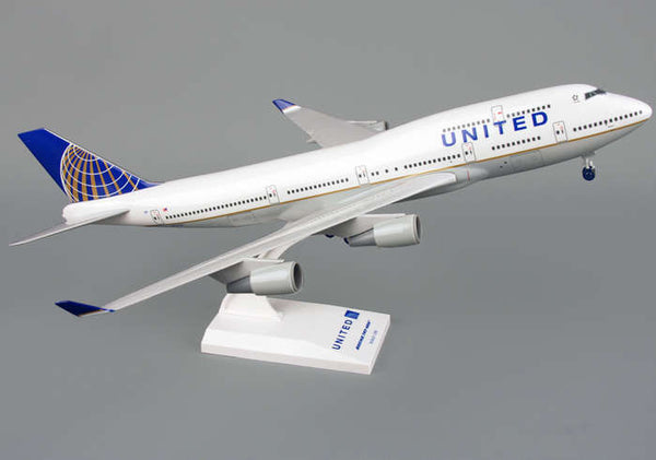 Skymarks Model United Airline 747-400 1/200 Scale Plane