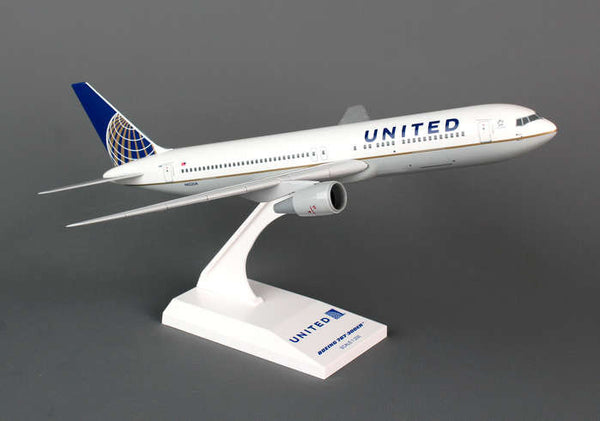 Skymarks Model United Airlines 767-300 1/200 Scale with Stand