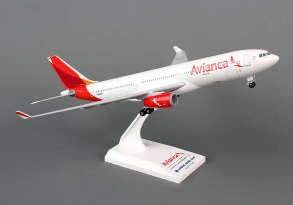 Skymarks Model Avianca Airbus A330-200 1/200 Scale Plane w/ Stand and Gears SKR757