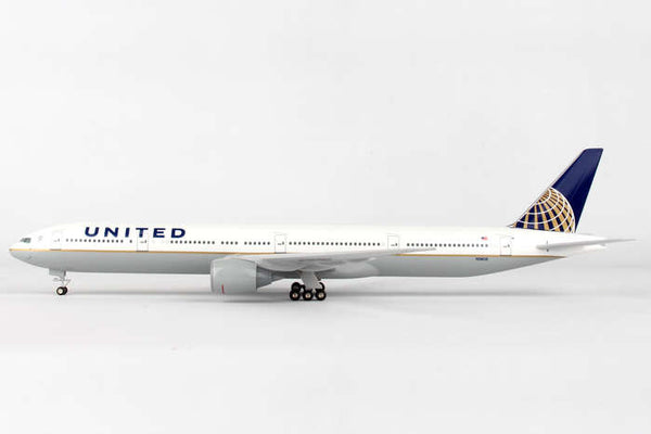 Skymarks United Airlines 777-300 1/200 Scale with Stand & Gears SKR900