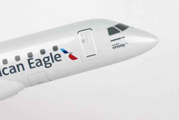 Skymarks American Eagle ERJ175 (Envoy Air) 1/100 Scale Model w Stand N220NN