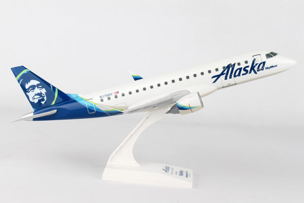 Skymarks Alaska Skywest Embrarer E175 1/100 Scale Plane with Stand Reg N170SY