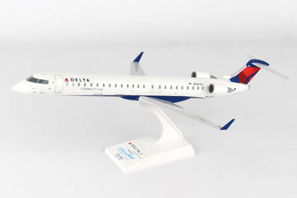 Skymarks Delta Connection CRJ900 1/100 Scale with Stand - GoJet N181GJ