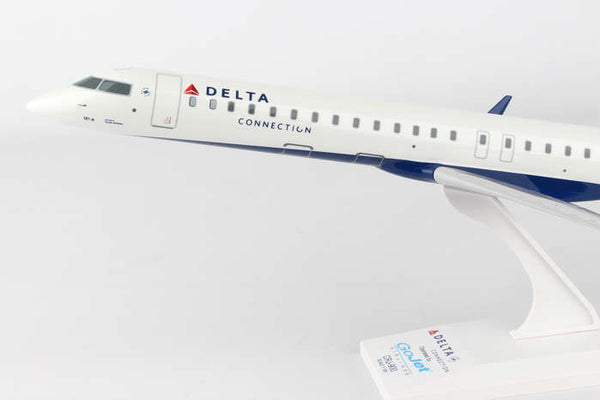 Skymarks Delta Connection CRJ900 1/100 Scale with Stand - GoJet N181GJ