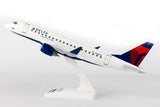 Skymarks Delta Connection Skywest Airlines ERJ175 1/100 Scale Plane with Stand N240SY