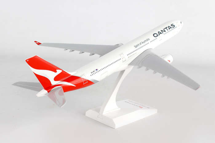 Skymarks Qantas Airbus A330-300 1/200 Scale Model with Stand Skymarks Qantas Airbus A330-300 1/200 Scale Model with Stand