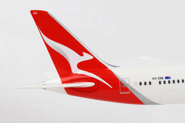 Skymarks Model Qantas Boeing 787-9 1/200 Scale with Stand VH-ZNA